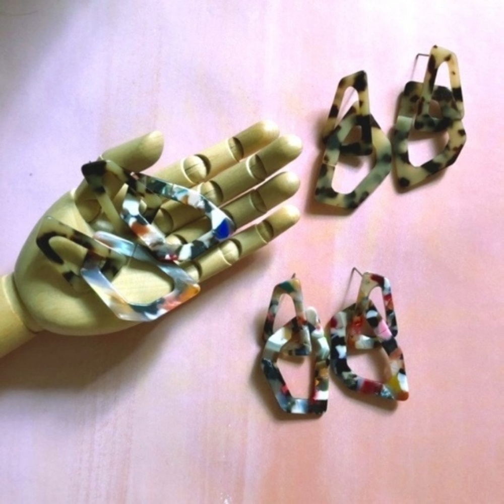 Costume Baldor Hoop Earrings Geometric Tortoise Multicolored